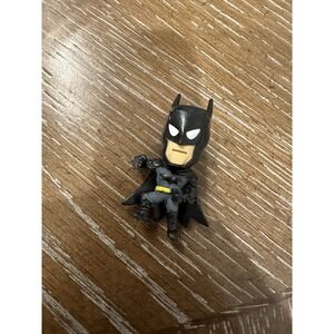 BATMAN 2" ACTION FIGURE PVC‎ TOY (PRE-OWNED)